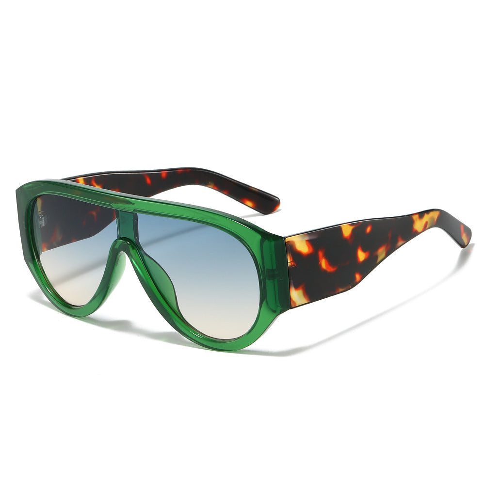 Retro-Inspired Oversized Sun Shield Sunglasses Kalsten