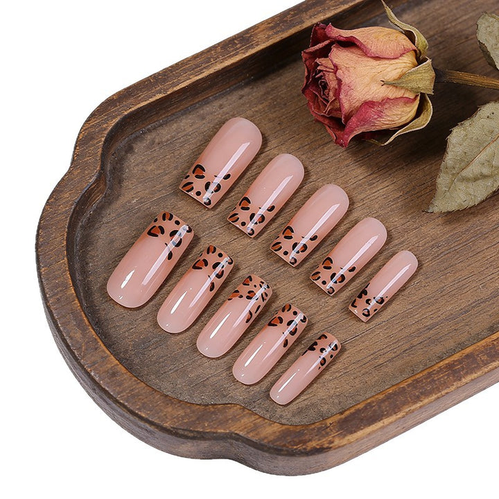 Artistic Nail Design Kalsten