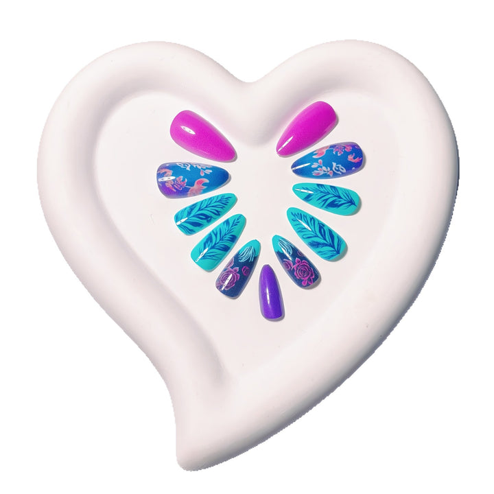 Artificial nails with floral designs Kalsten