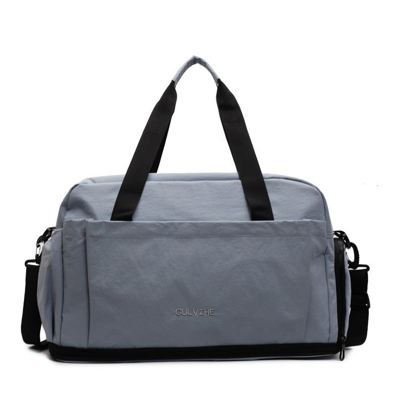 Sporty Travel Bag with Durable and Water-Repellent Material Kalsten