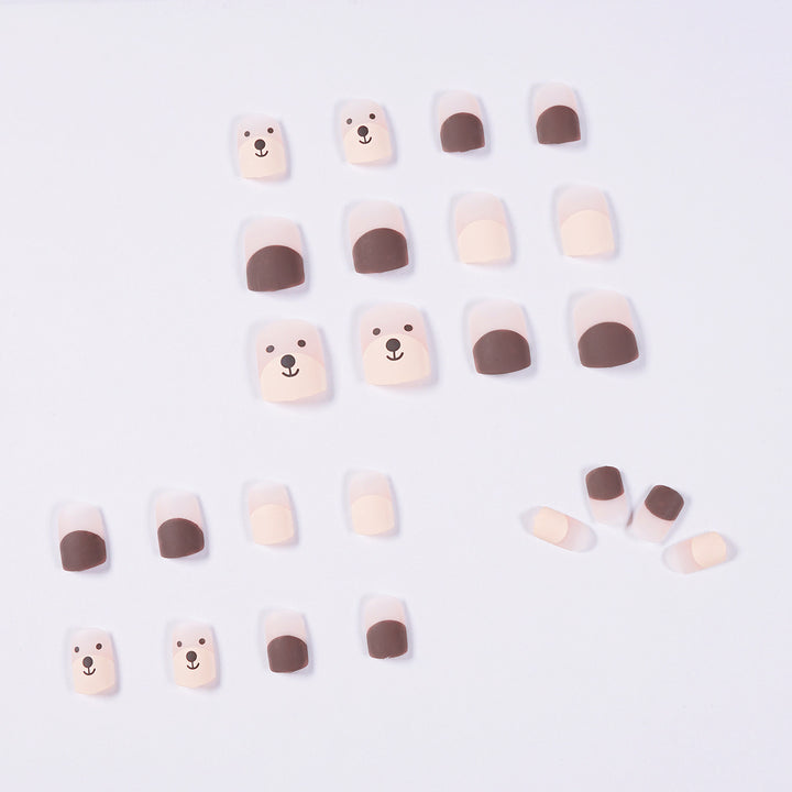Cute nail art with bear motifs Kalsten