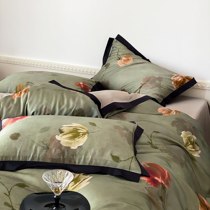 Satin bed linen set with large area watercolor flower print and fine edge piping