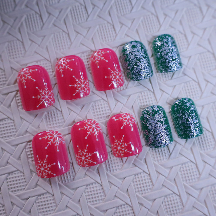 Festive Holiday Themed Nail Art Kalsten