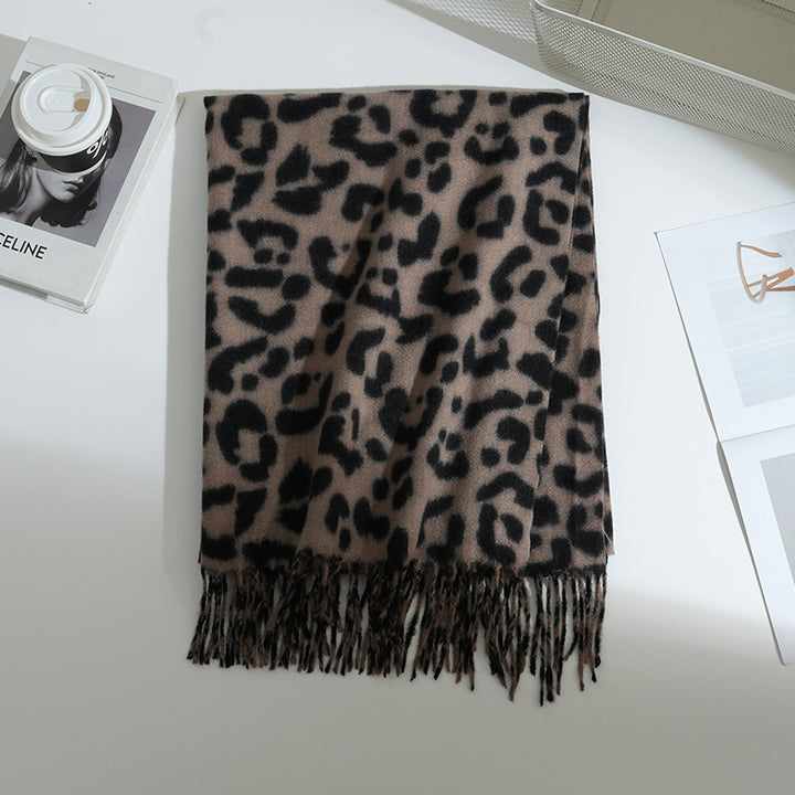 Ladies Elegant and patterned animal scarf with fringes Kalsten