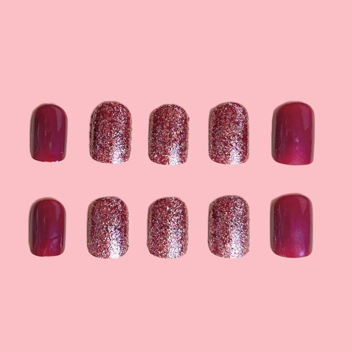 Glossy Press-On Nail Extensions with Glitter Kalsten
