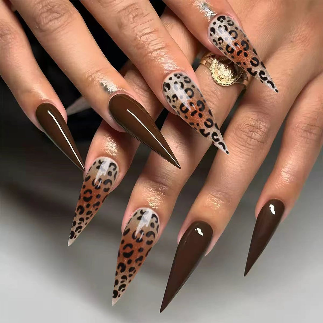 Elegant designed artificial nails Kalsten