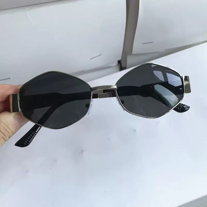 Elegant Modish Oval Frame Sunglasses Kalsten