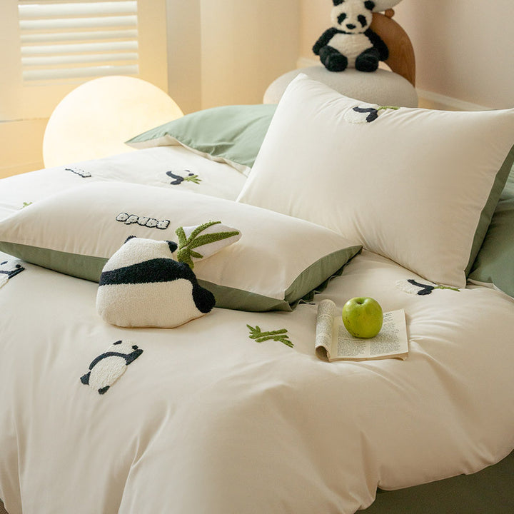Embroidered bedding set with panda motif made of cotton satin and reversible function