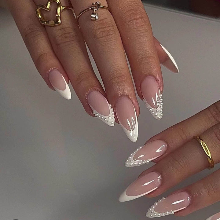 Nail art set with elegant design and 3D pearl embellishments Kalsten