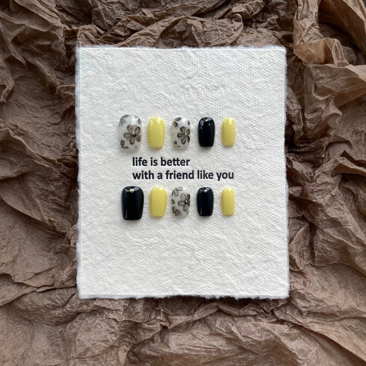 Artistic Floral Accent Press-On Nail Set