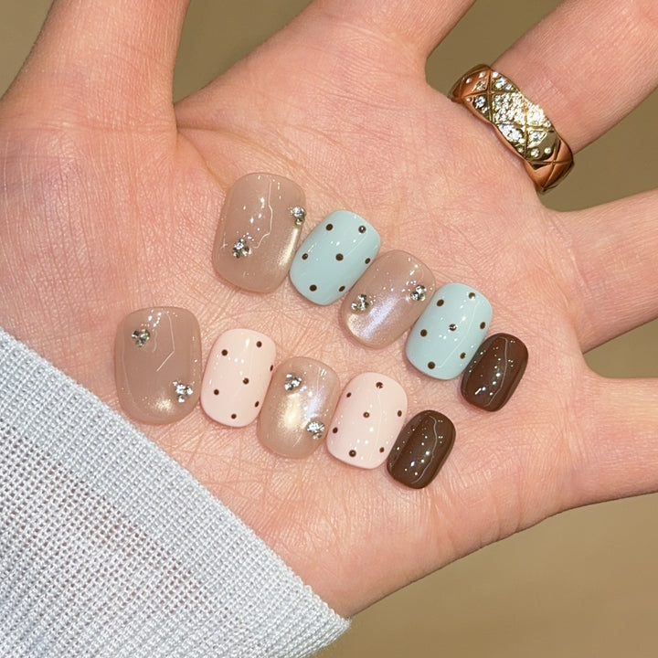 Acrylic nails with rhinestones and glitter Kalsten