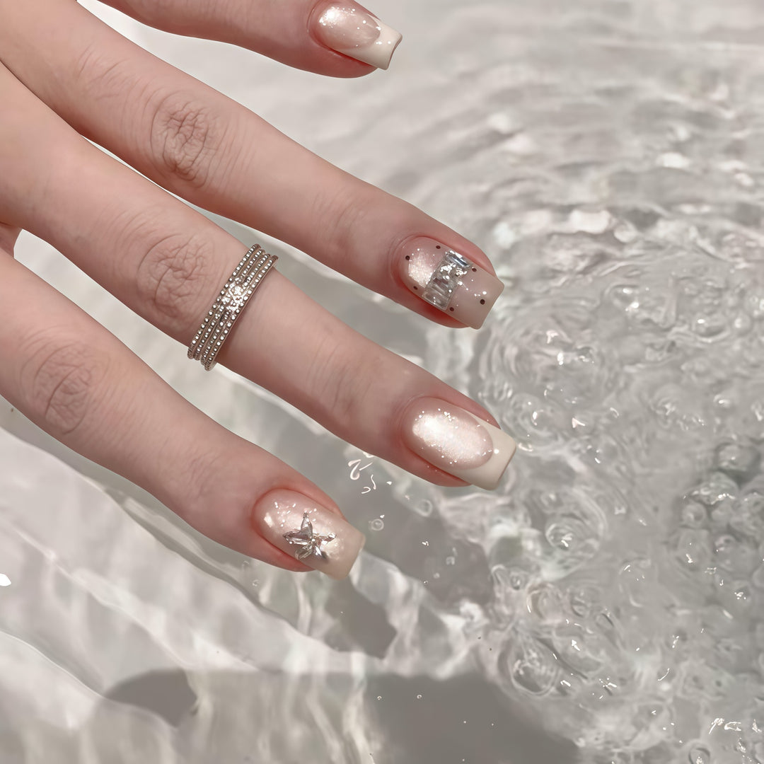 Elegant artificial nails with shimmer and glitter Kalsten