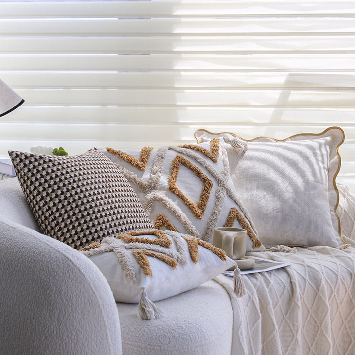 Square cushion cover made of cotton-linen with raised diamond tufting and corner tassels Kalsten