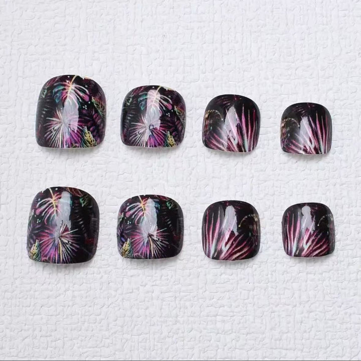 Nail art set with creative floral design Kalsten