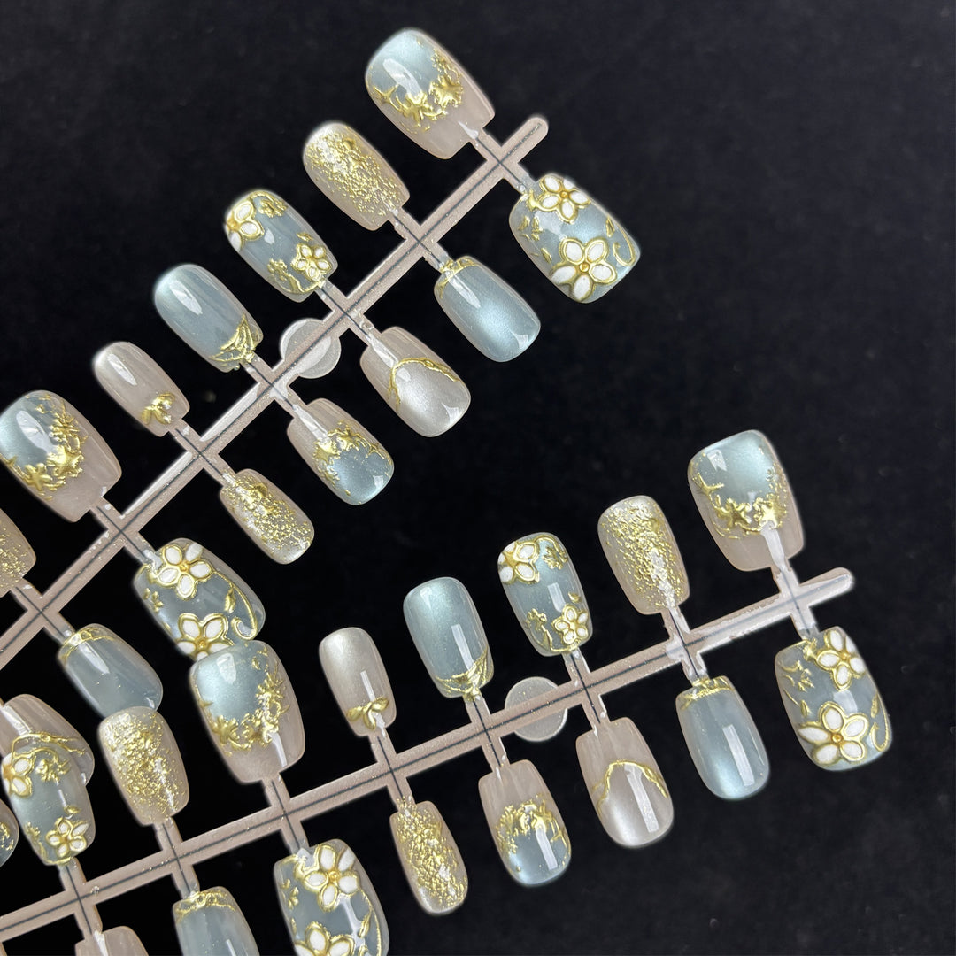 Floral-Themed Press-On Nail Kit Kalsten