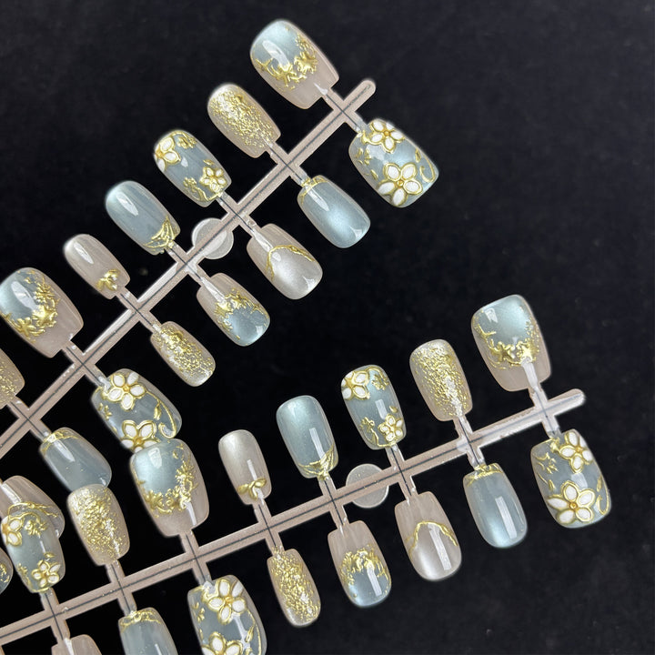 Floral-Themed Press-On Nail Kit Kalsten