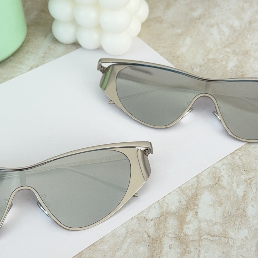Fashion-Forward Shield Sunglasses Kalsten