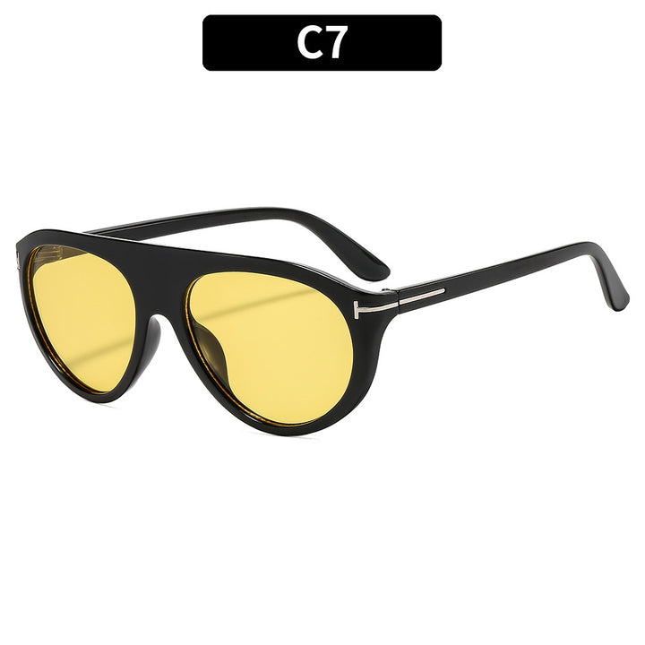 Stylish Retro-Inspired Cat-Eye Sunglasses