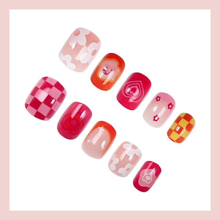 Nail art set with playful-romantic designs Kalsten