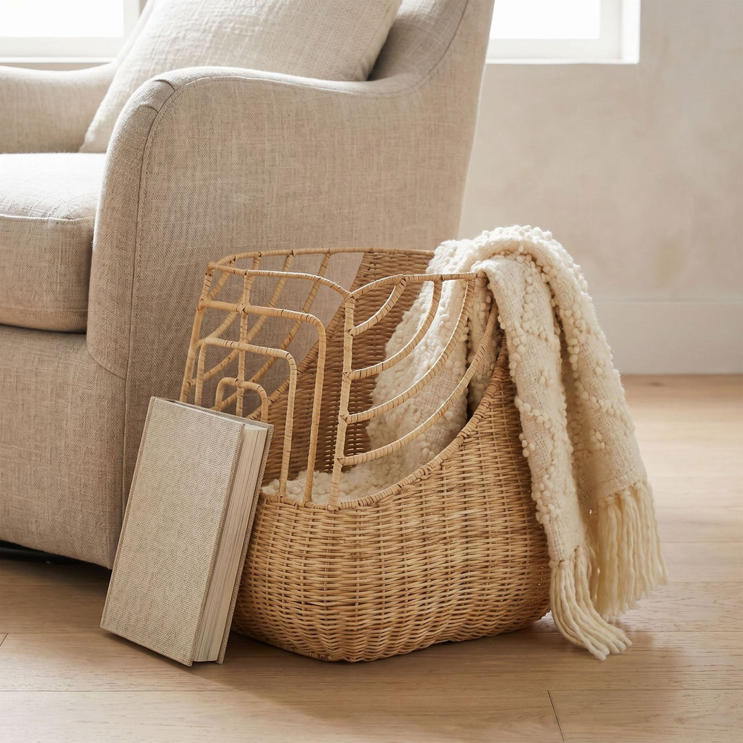 Handcrafted storage basket with curved design Kalsten