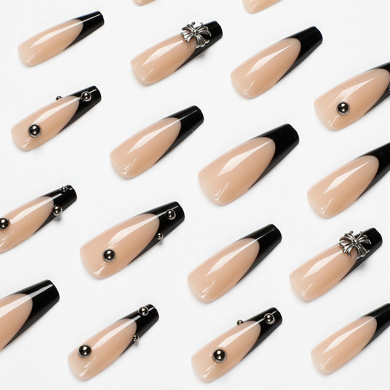 Stylish artificial nails with extravagant design Kalsten