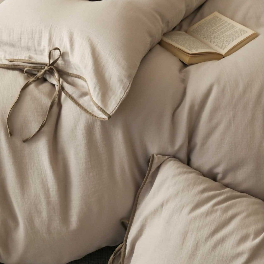 Breathable stonewashed bed linen set made of cotton-linen blend
