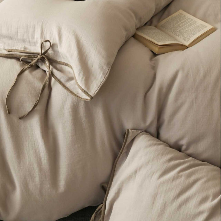 Breathable stonewashed bed linen set made of cotton-linen blend