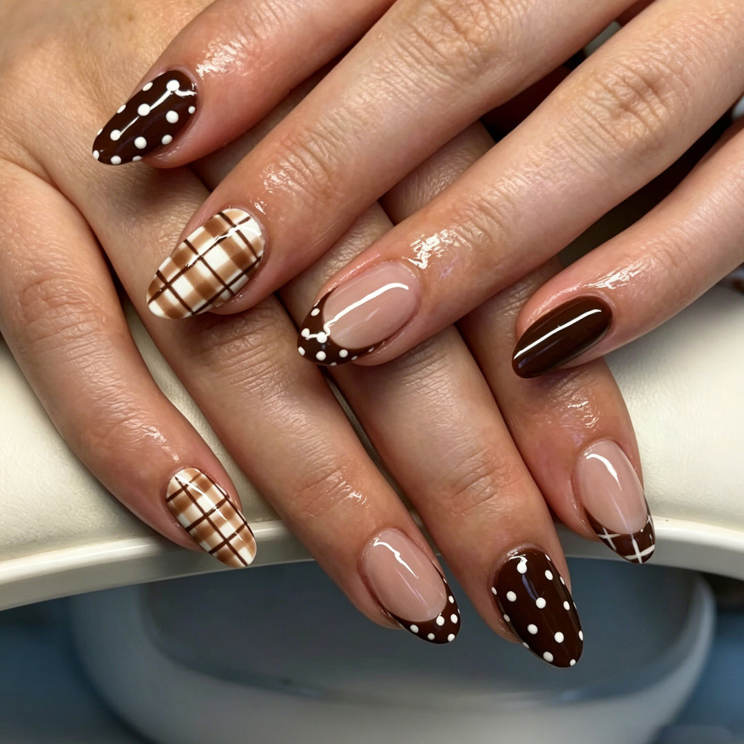Trendy Abstract Press-On Nail Art Set