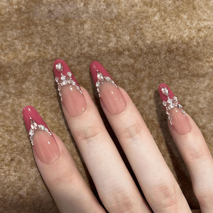 Artificial nails with sparkling rhinestone accents Kalsten