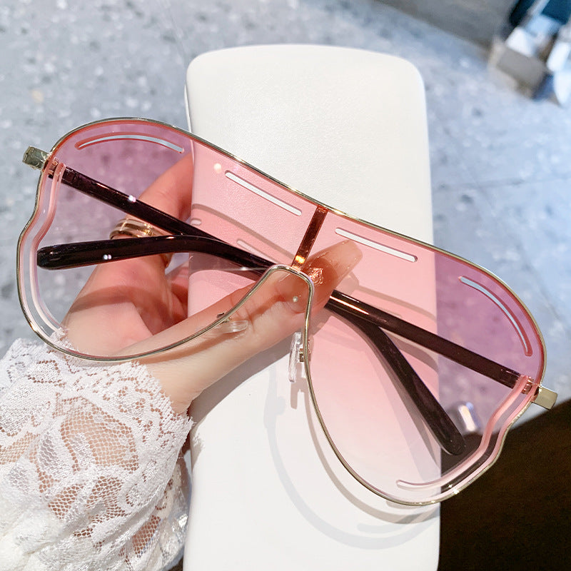 Women’s Sporty Oversized Sunglasses in Unique Design Kalsten