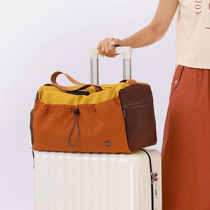 Practical Sports Bag With Expandable Storage Kalsten
