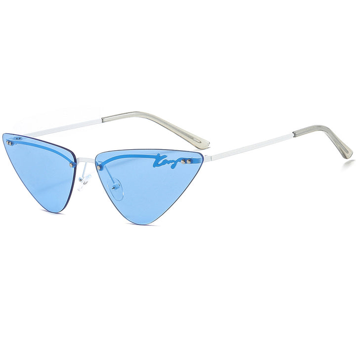 Fashion-Forward Triangular Frame Sunglasses