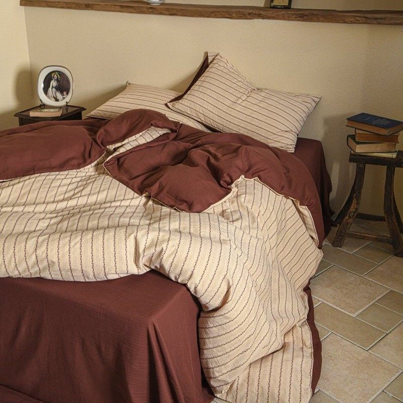 Duvet cover set made of woven cotton percale with fine striped pattern and linen look