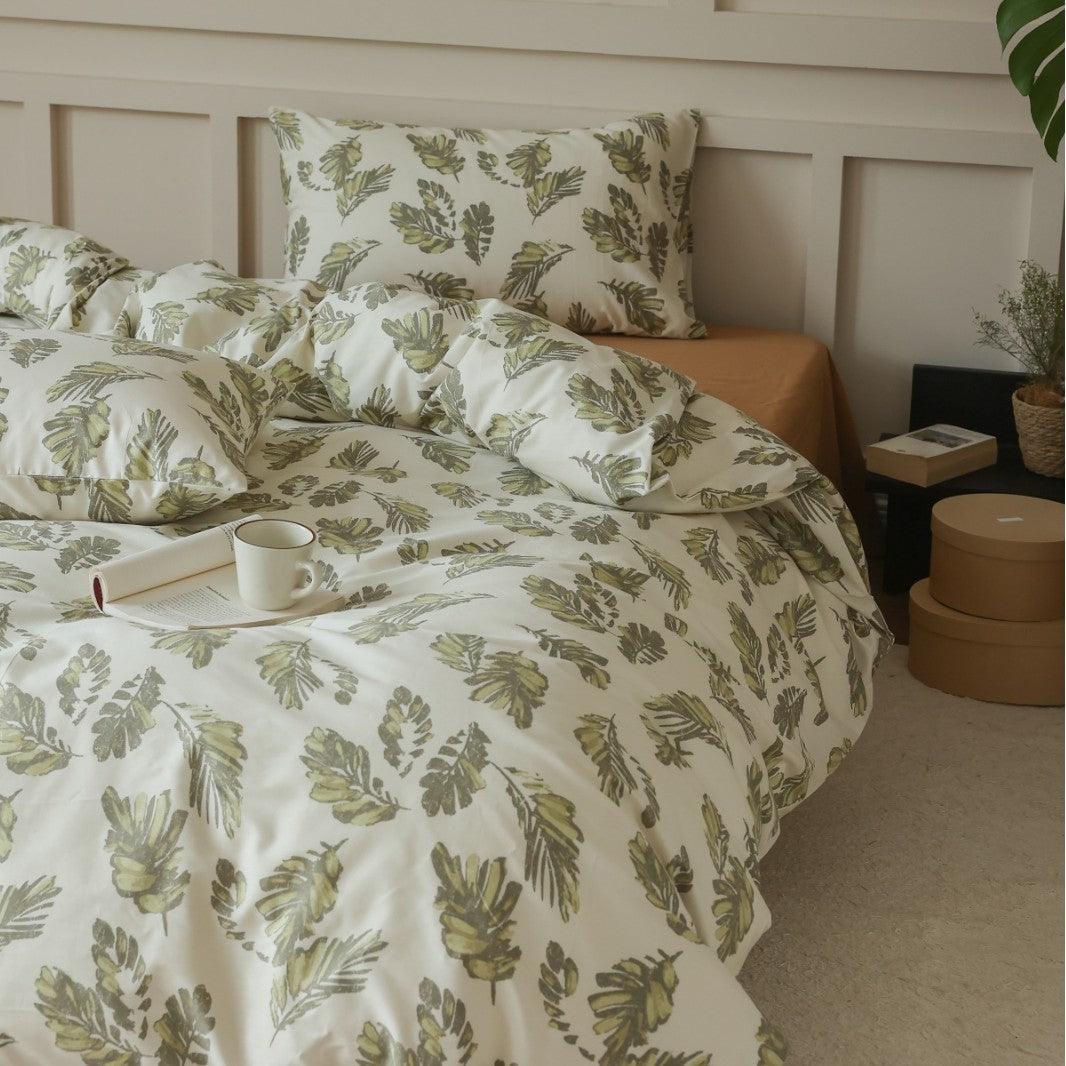 Cotton percale bedding set with botanical sketch print and concealed hotel closure