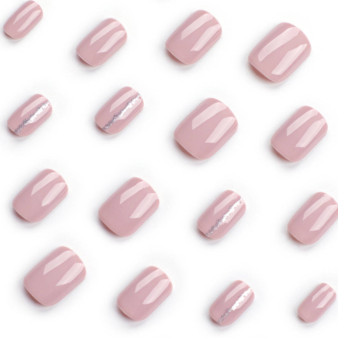 Nail art with elegant glitter accent Kalsten