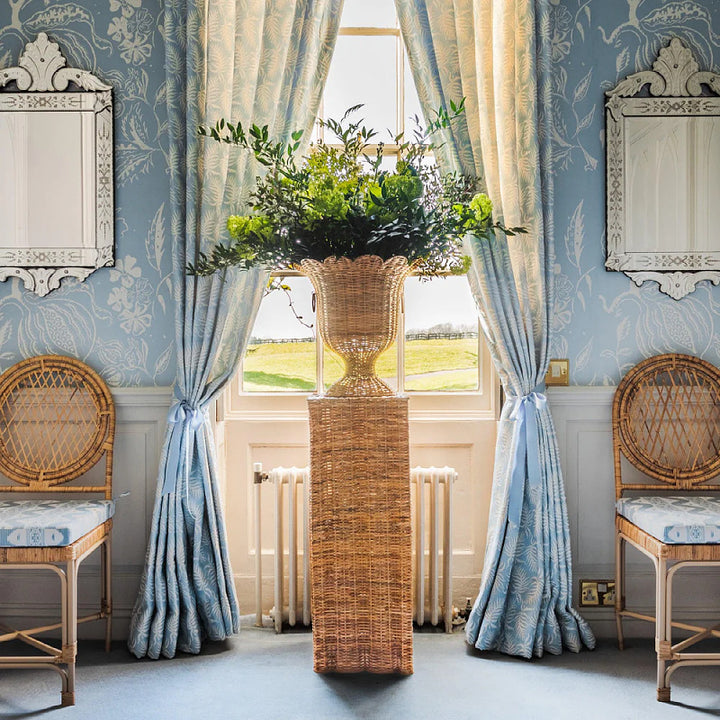 Decorative plant pot stand made of woven material Kalsten