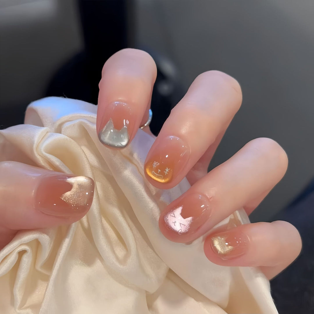 Artificial nail tips with playful cat design Kalsten