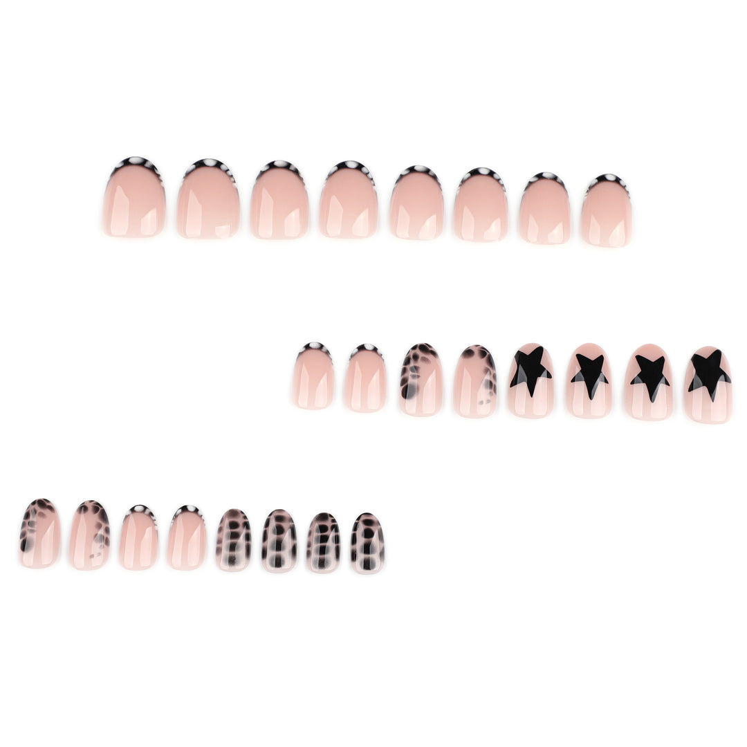 Creative nail art with shimmering star motifs Kalsten