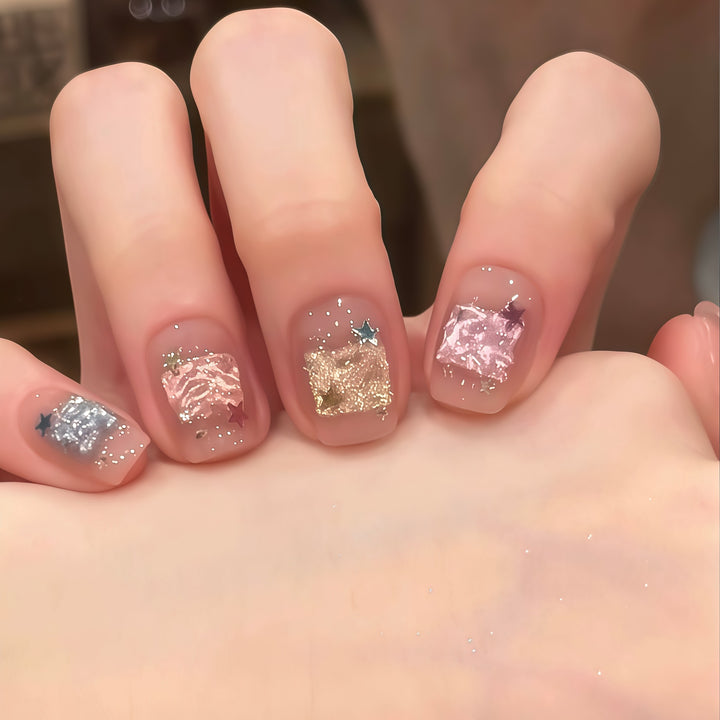 Artificial Nails in Innovative Glitter Design Kalsten