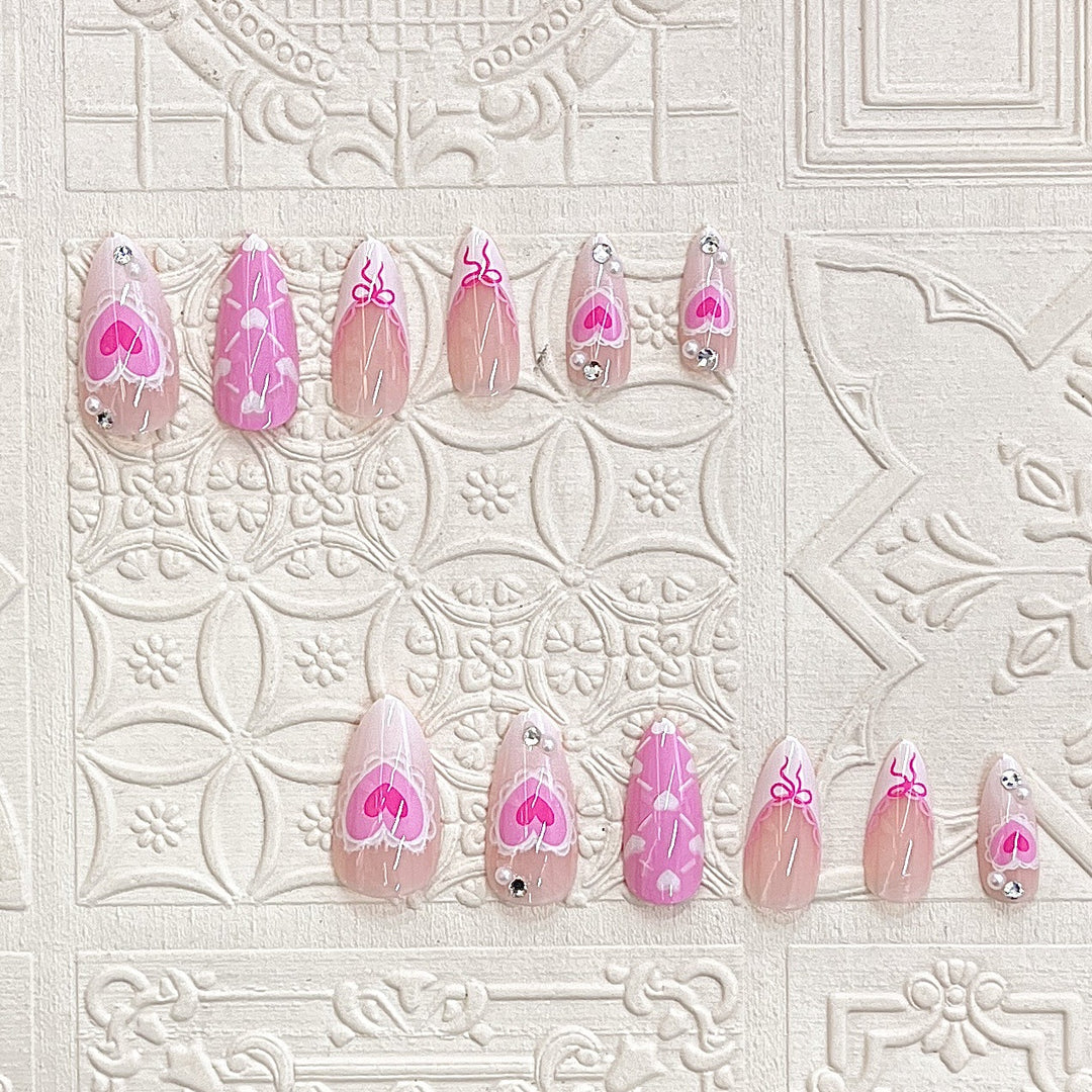 Artistic Press-On Nail Set with Romantic Heart Design Kalsten