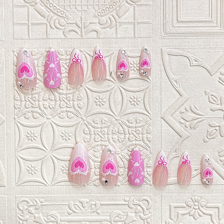 Artistic Press-On Nail Set with Romantic Heart Design Kalsten