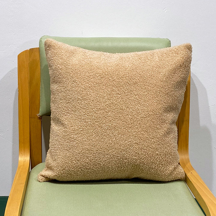 Cuddle cushion with teddy fleece cover and soft polyester filling Kalsten