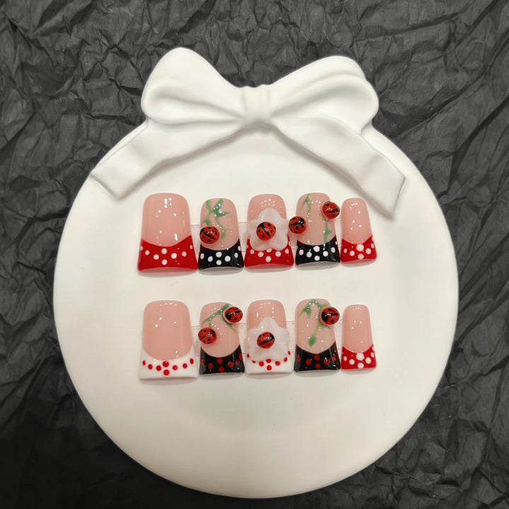 Artistic Ladybug-Themed Press-On Nails