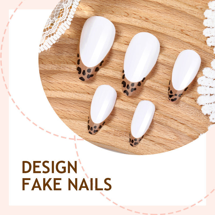Artificial nail set with elegant design elements Kalsten