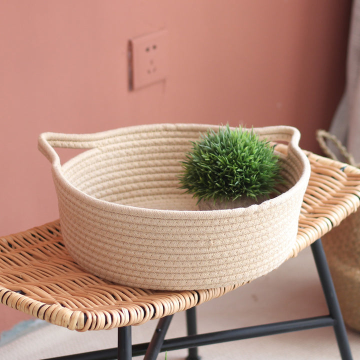 Decorated basket with practical handles Kalsten