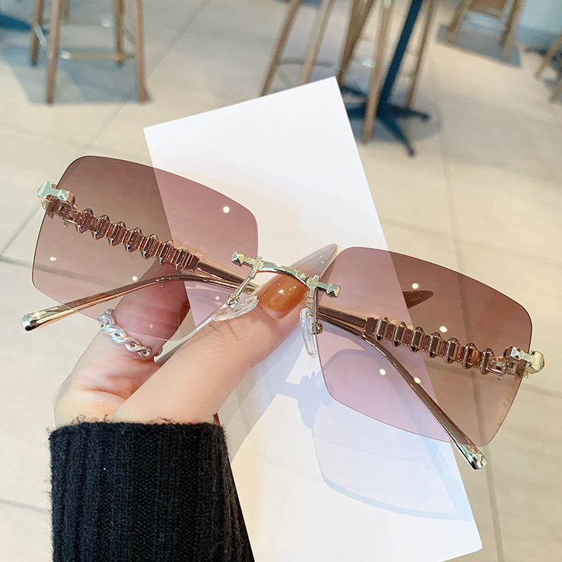 Oversized Geometric Shield Sunglasses Modern Look