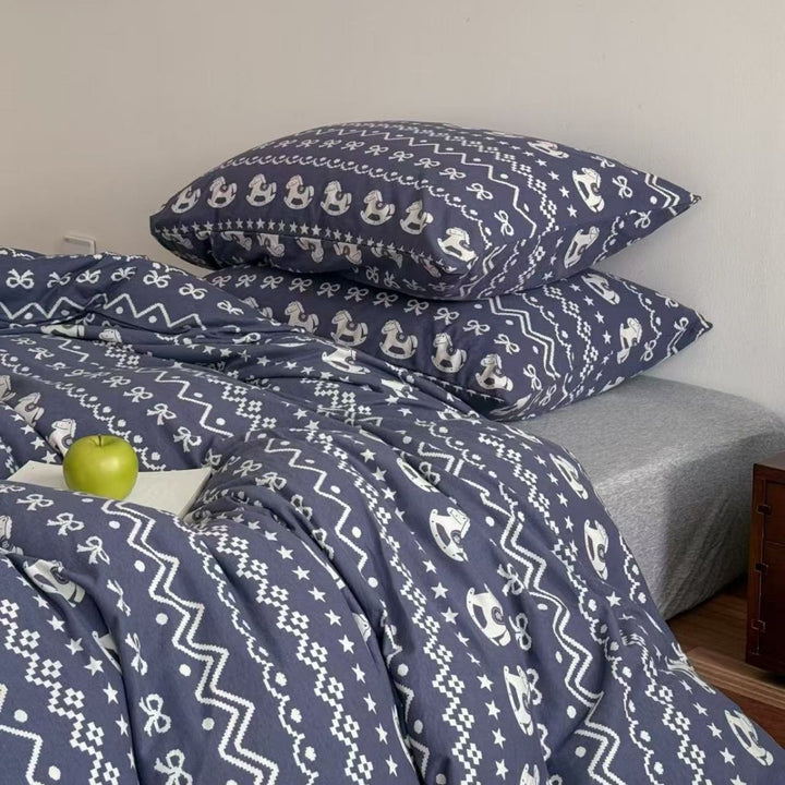Fluffy cotton bedding set with nostalgic rocking horse pattern