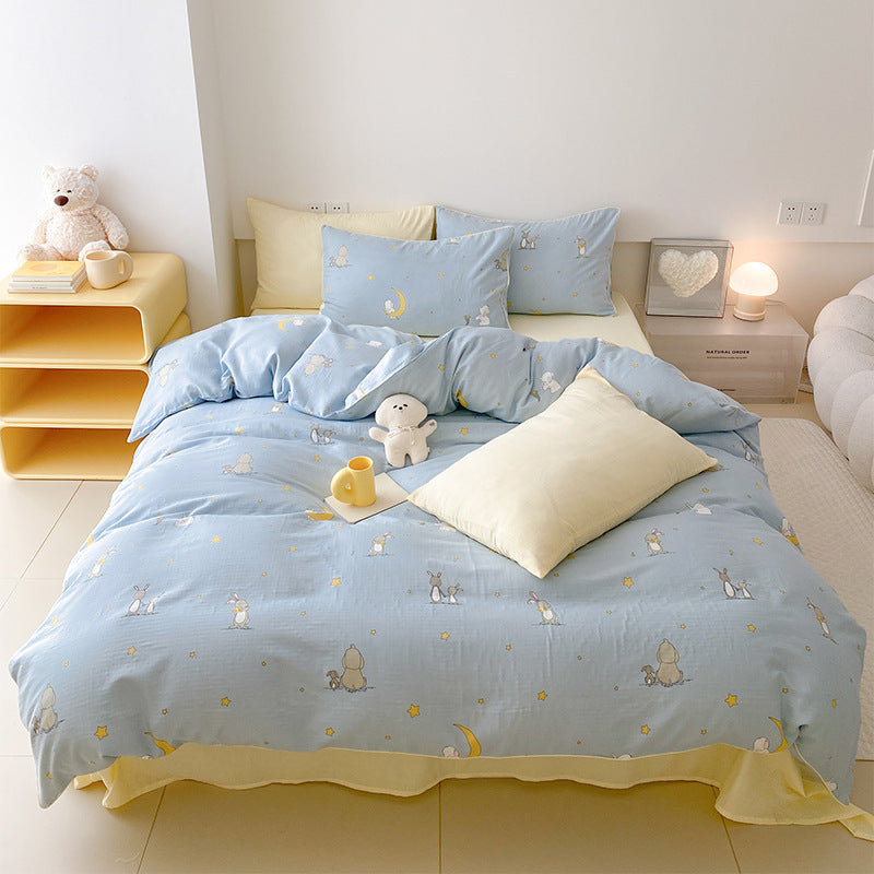 Playful bed linen set made of cotton percale with peach print and reversible function