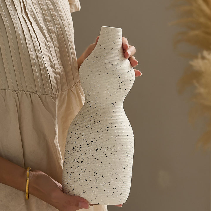 Elegant and Artistic Ceramic Vase Kalsten