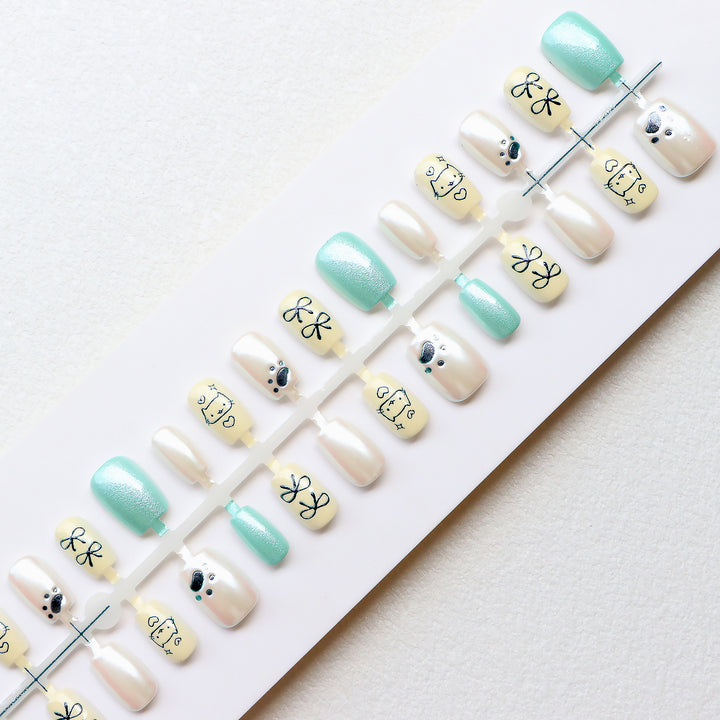 Whimsical Animal-Themed Press-On Nail Art Kalsten